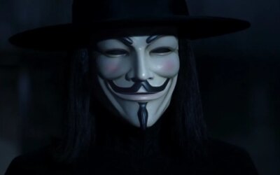 El director de V de Vendetta habla sobre la esperanza y relevancia de la película 20 años después