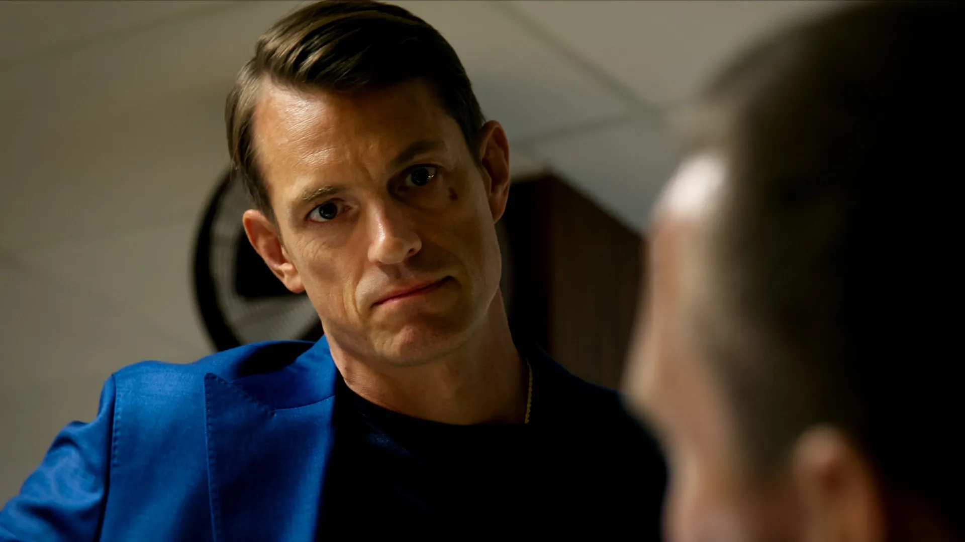 Joel Kinnaman está fuera de cadena en el agujero del detective de Jo Nesbø