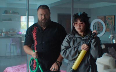 Jinx y Susie son el eje de la familia moderna de Margo’s Got Money Troubles