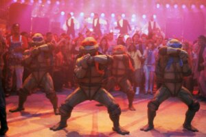 Teenage Mutant Ninja Turtles II es una película tonta de superhéroes para niños, y eso todavía está bien