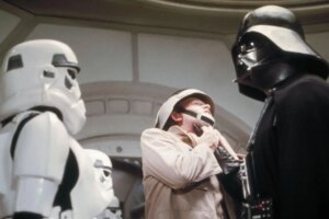 15 errores divertidos de las películas que no dejarás de ver una vez que los notes