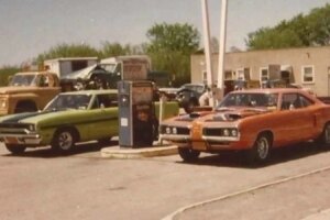 20 Muscle Cars antiguos en su hábitat natural para todos los amantes de los engranajes