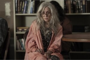 Judith Light analiza la trágica decisión de Dorry sobre El terror: el diablo de plata