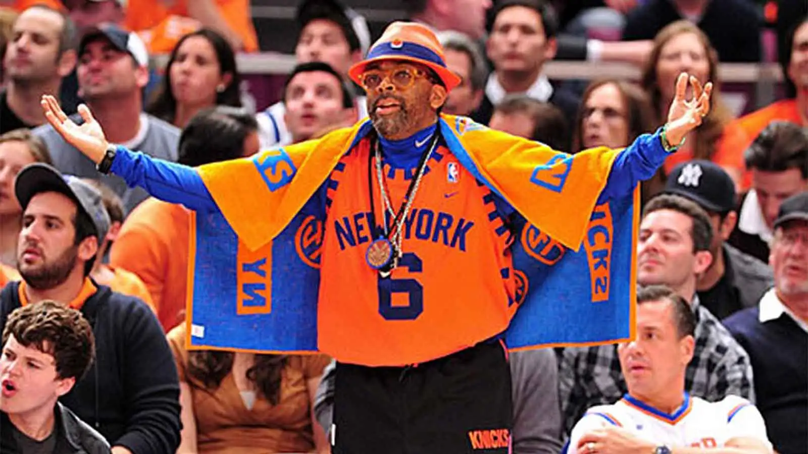 Los 13 fanáticos de la NBA más molestos de todos los tiempos
