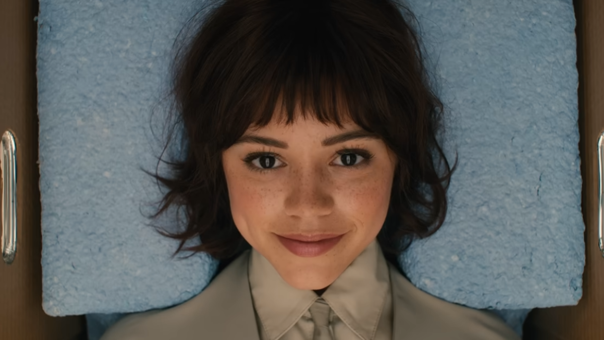 Tráiler de Klara and the Sun: Scream Queen Jenna Ortega prueba la ciencia ficción en la película retrasada de Taika Waititi