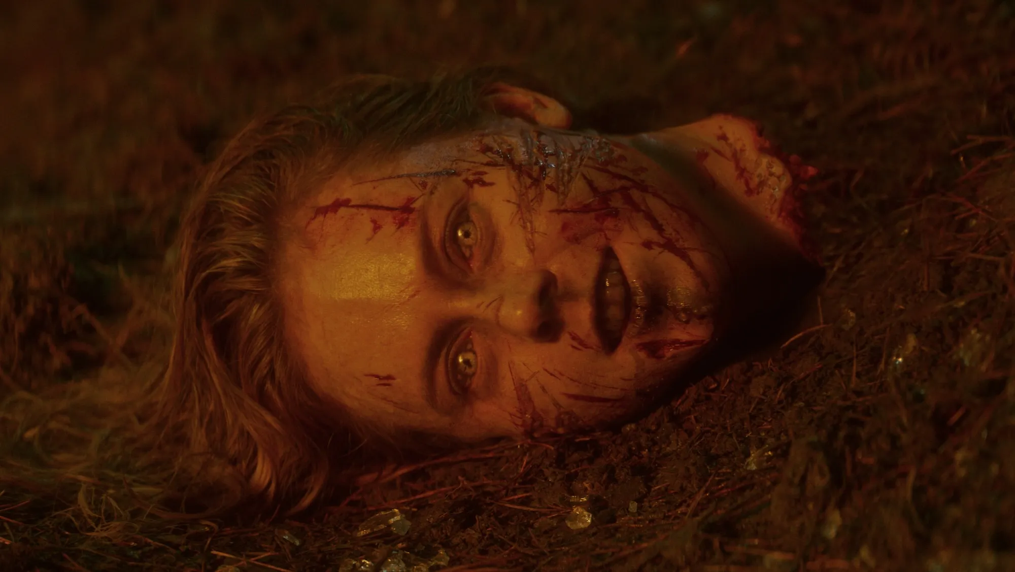 Revisión de Evil Dead Burn: horror agotador, pero no en el buen sentido