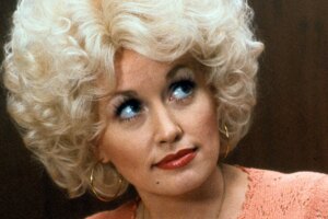 Dolly Parton ya fue una defensora en su primer papel cinematográfico