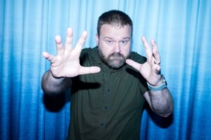 El creador de Invincible, Robert Kirkman, está intentando «eliminar lo aburrido» de los cómics