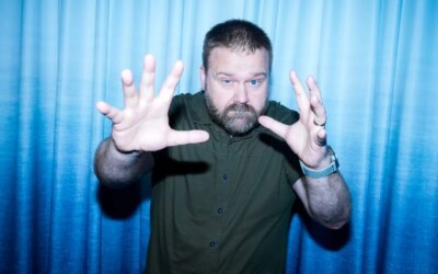El creador de Invincible, Robert Kirkman, está intentando «eliminar lo aburrido» de los cómics
