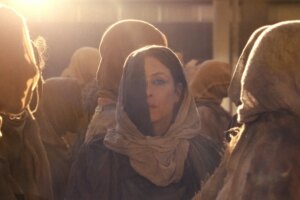 Noomi Rapace habla sobre la nueva película surrealista de ciencia ficción y la reevaluación de Prometheus como una ‘obra maestra’