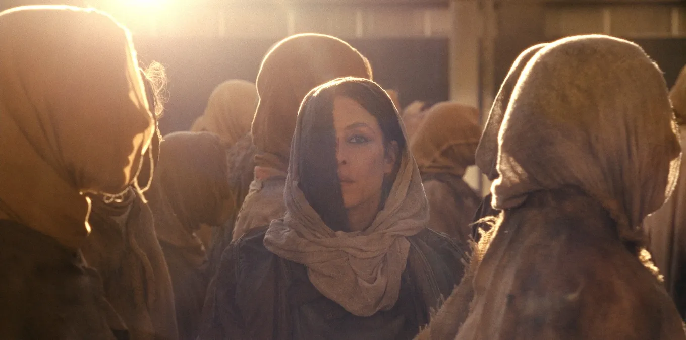 Noomi Rapace habla sobre la nueva película surrealista de ciencia ficción y la reevaluación de Prometheus como una 'obra maestra'