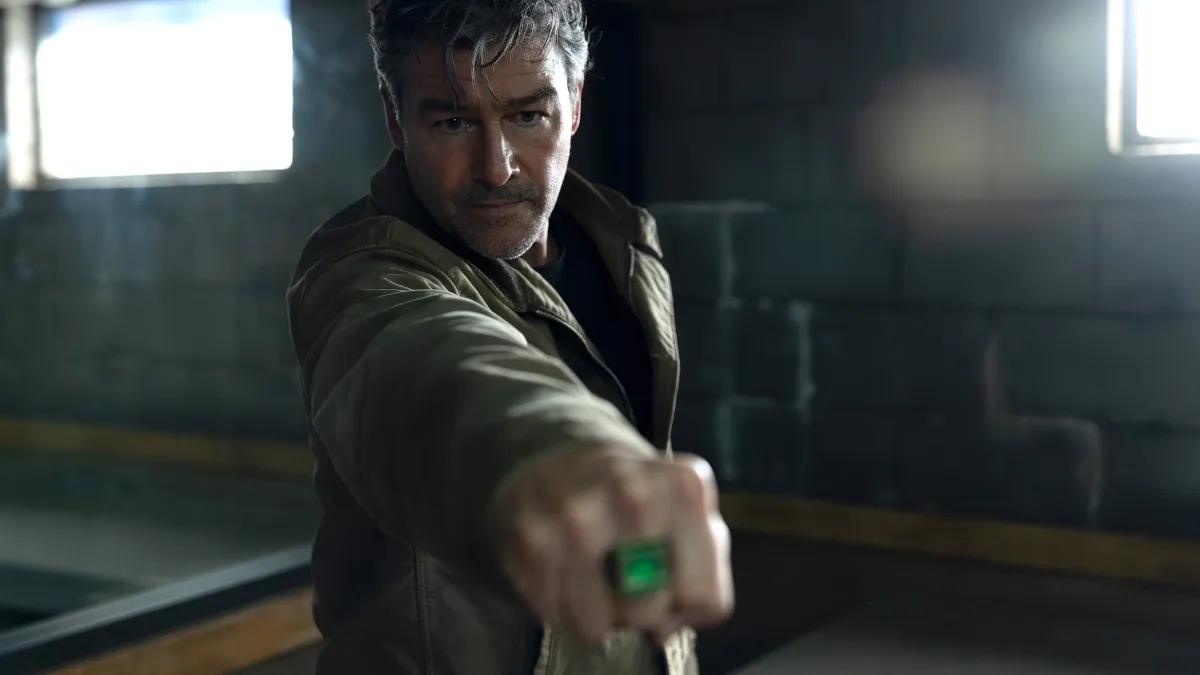 Revisión del episodio 1 de Lanterns: Detective hued