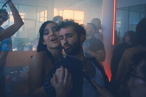 Reseña de Club Kid: la película de discoteca gay A24 para sentirse bien que estabas esperando