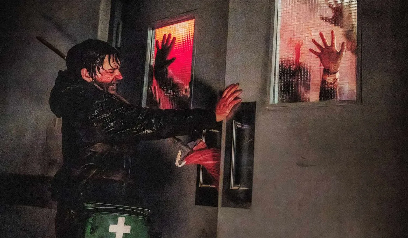 Reseña de Resident Evil: una película decente de Raccoon City que viene bien armada