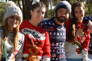 Suéteres navideños: una forma de celebrar con estilo, conciencia y propósito