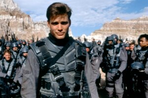 ¿Realmente necesitamos explicar la metáfora nazi en Starship Troopers, señor Trump?