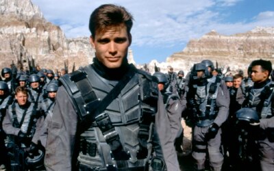 ¿Realmente necesitamos explicar la metáfora nazi en Starship Troopers, señor Trump?