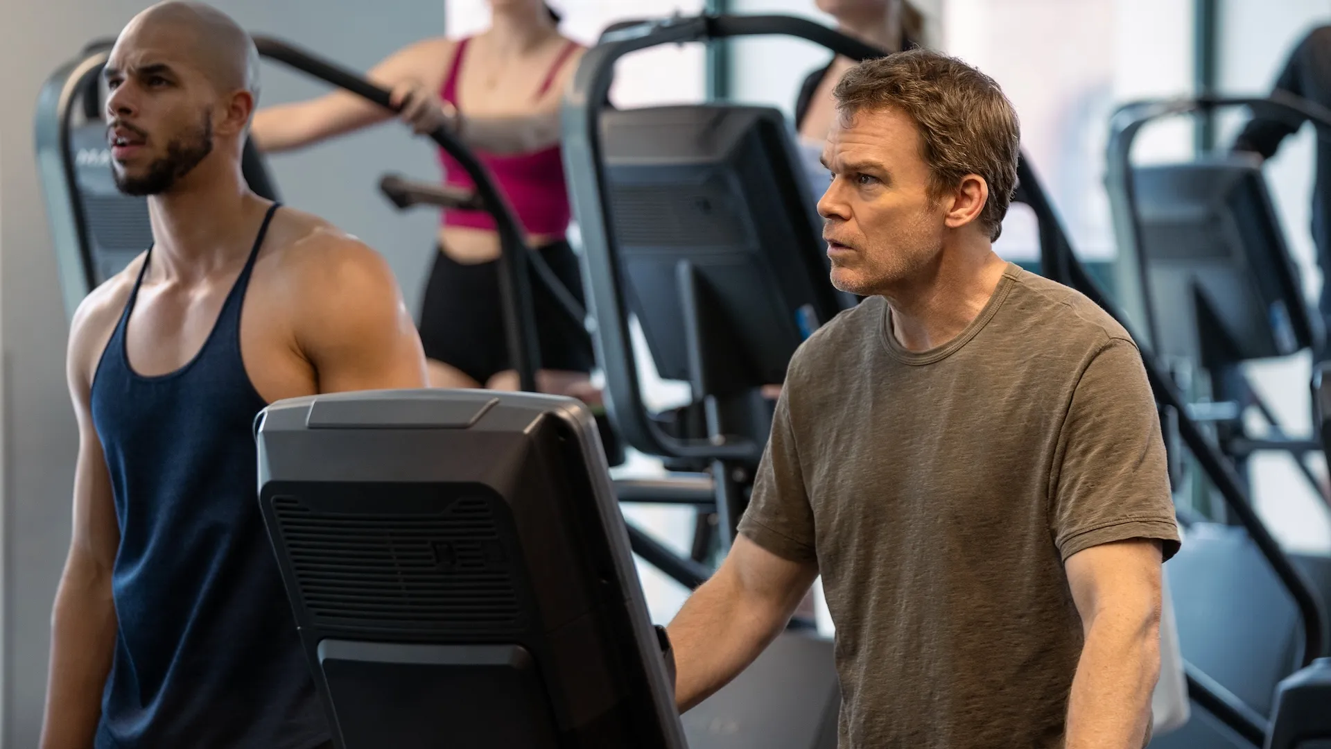 Michael C. Hall habla sobre la crisis de la mediana edad de Dexter en la temporada 2 de Resurrection
