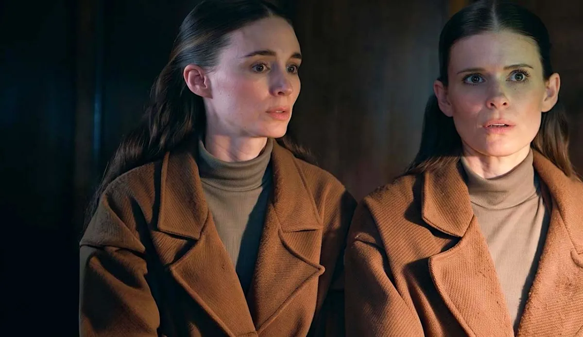 Revisión de Bucking Fastard: Kate Mara y Rooney Mara como The Shining Twins (¡pero divertido!)